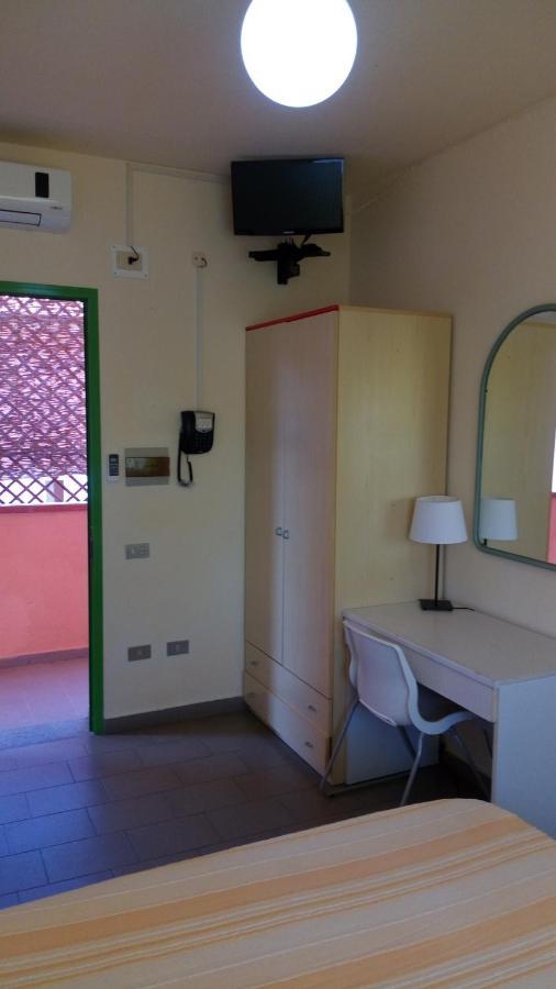 Hotel Lupo Di Mare Marina di Castagneto Carducci Eksteriør billede