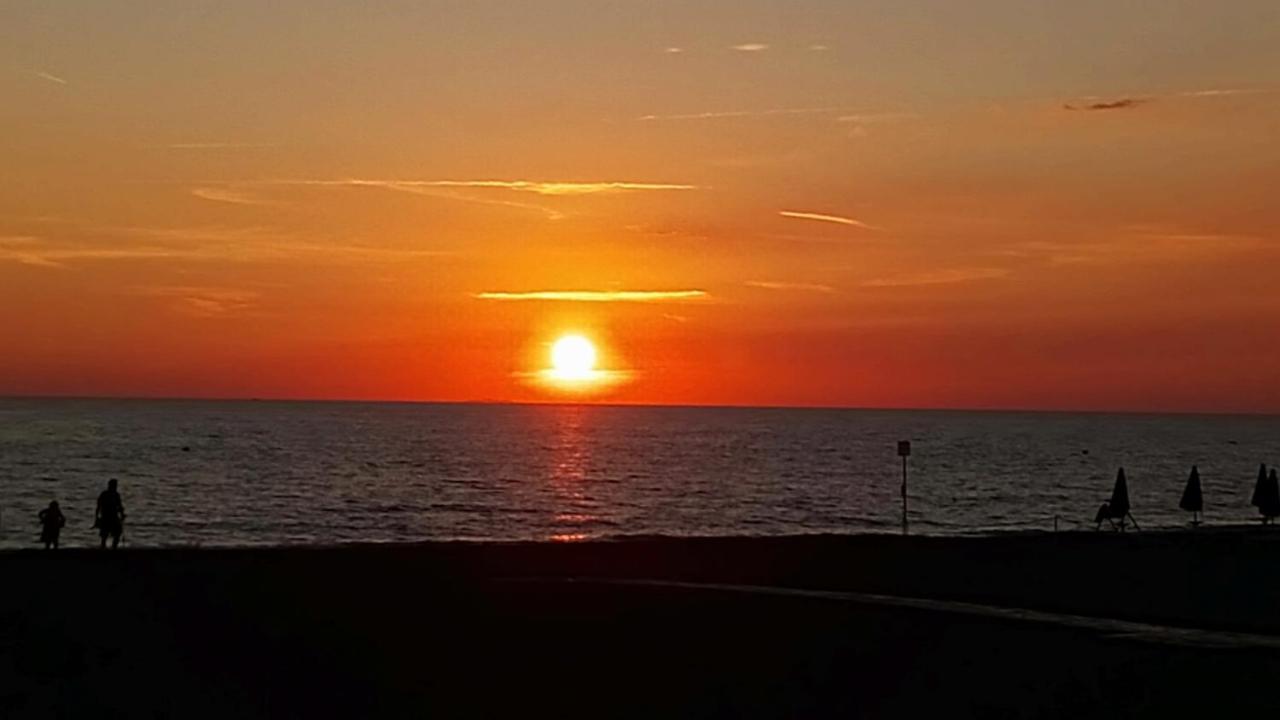 Hotel Lupo Di Mare Marina di Castagneto Carducci Eksteriør billede